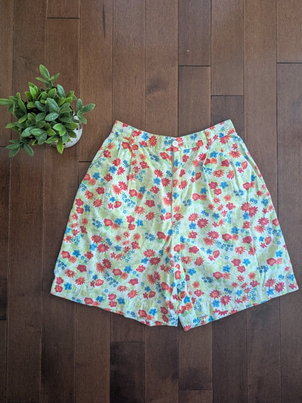 90s DITSY FLORAL VINTAGE JEAN SHORTS